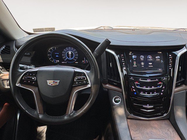 Used 2018 Cadillac Escalade Premium Luxury AWD/4WD image 2