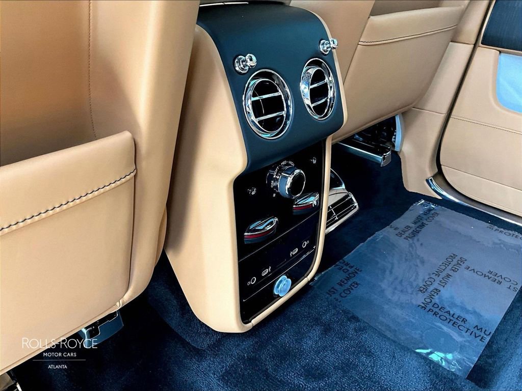 Certified 2026 Rolls-Royce Cullinan image 29