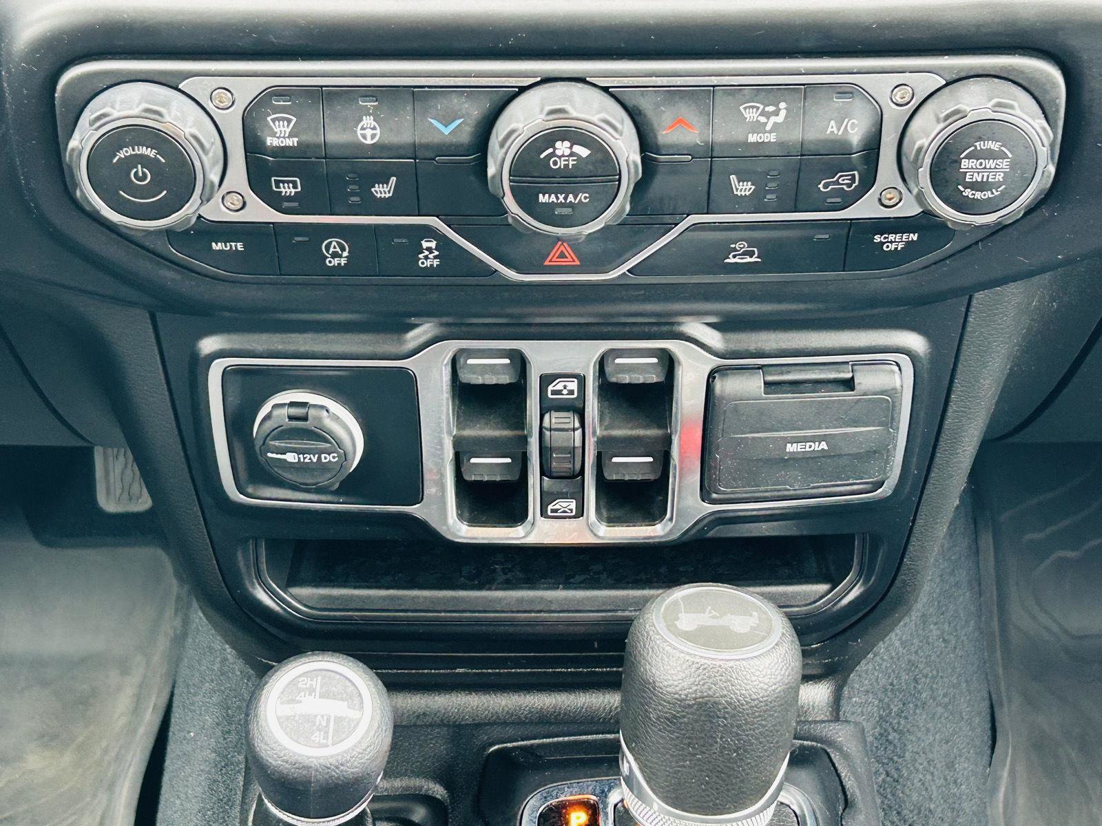 Used 2022 Jeep Wrangler Unlimited Sport AWD/4WD image 17