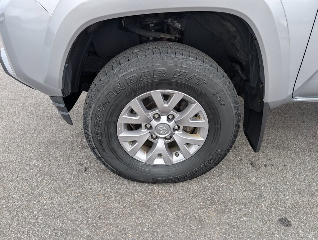 Used 2018 Toyota Tacoma SR5 image 11