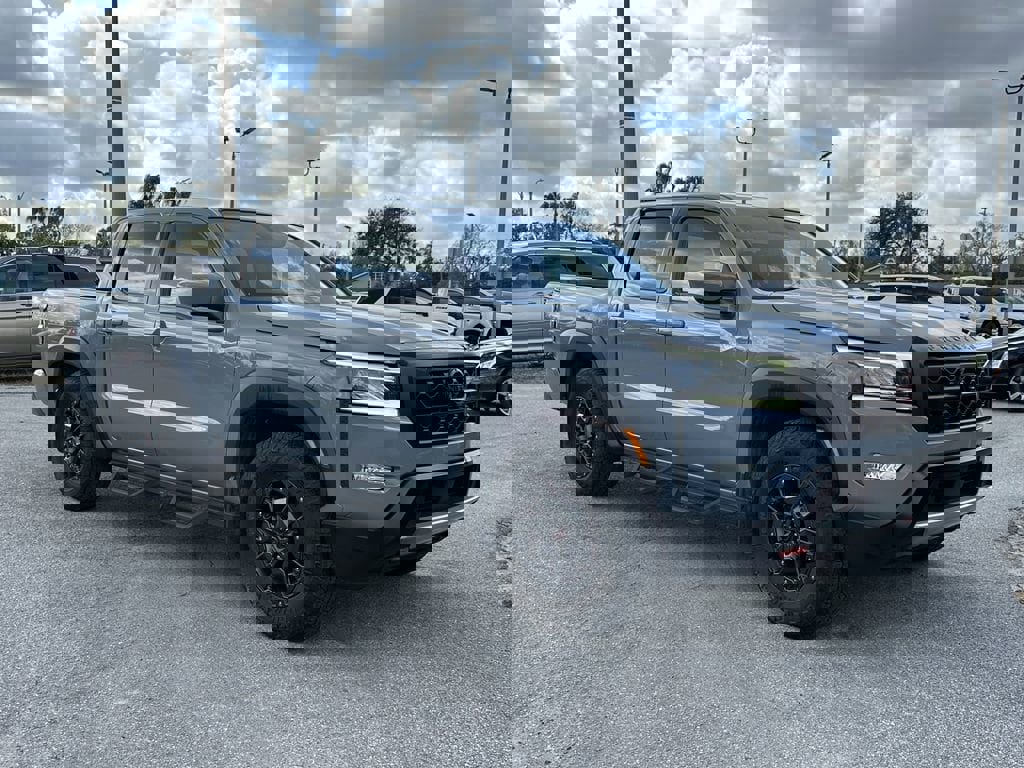 Used 2023 Nissan Frontier Pro-X w/ Pro-X Premium Package image 2