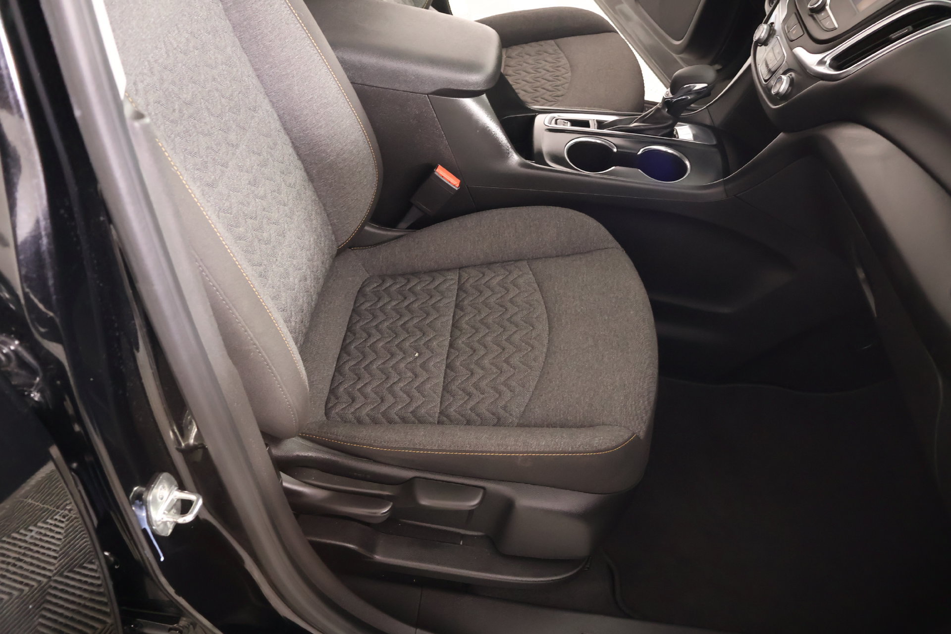 Used 2022 Chevrolet Equinox LT FWD image 12