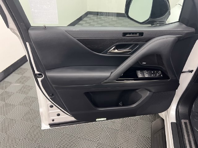 Certified 2026 Lexus LX 700h Luxury w/ Appearance Package AWD/4WD image 9