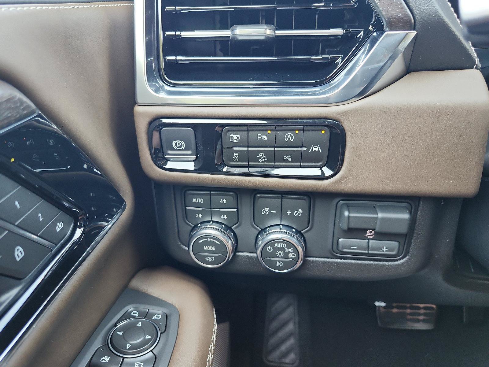 New 2026 GMC Yukon XL Denali Ultimate AWD/4WD image 21