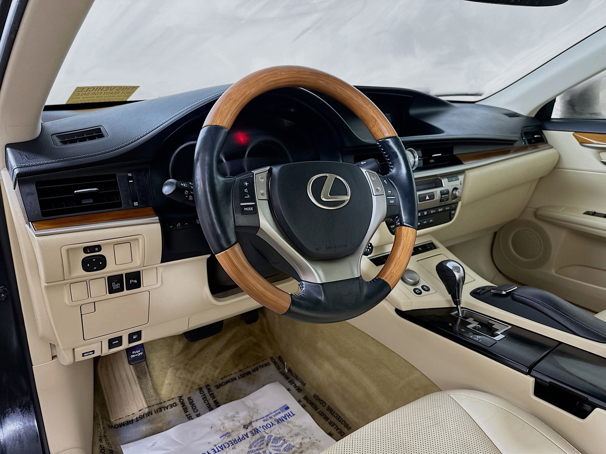 Used 2015 Lexus ES 300h image 9