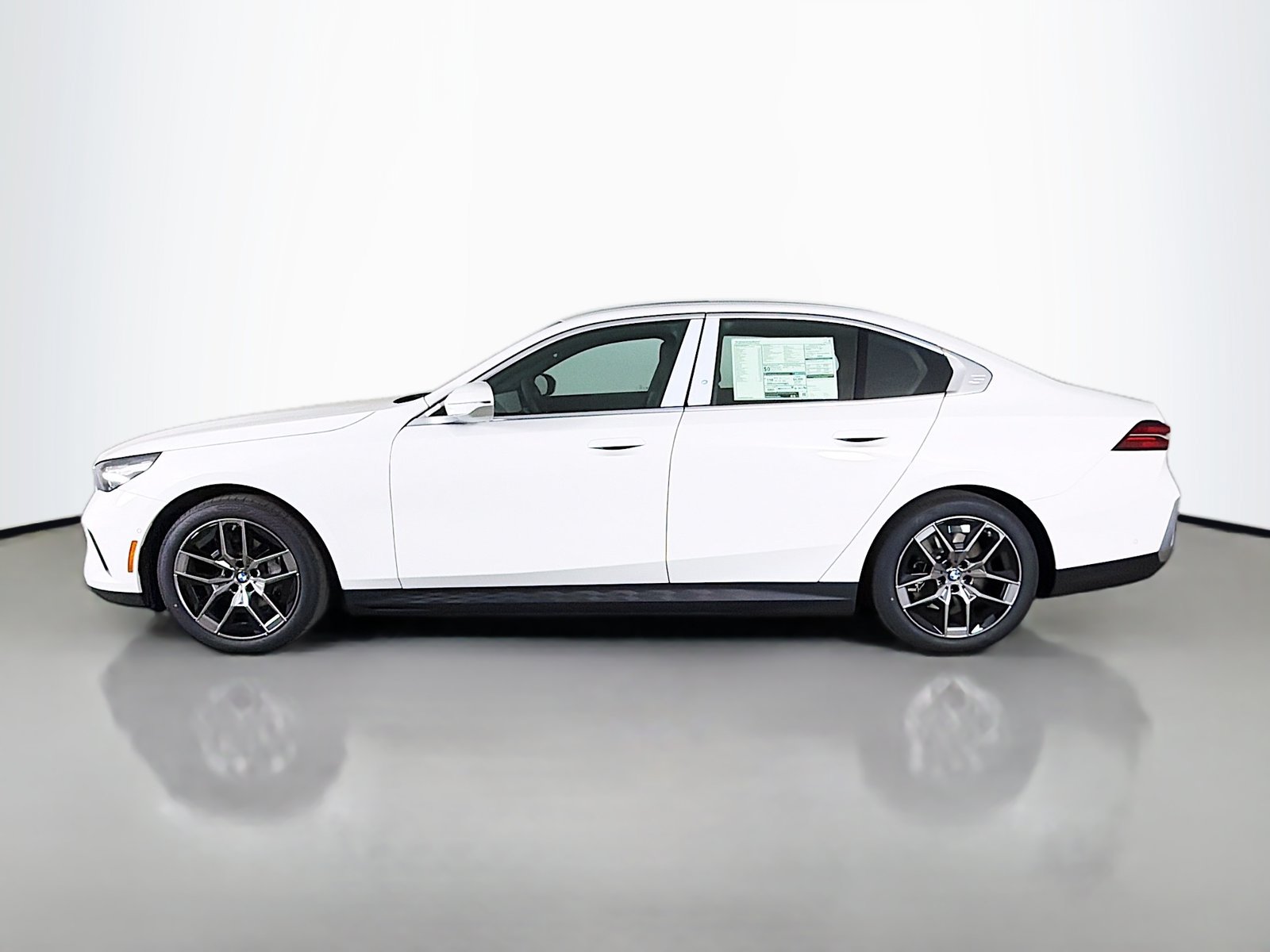 New 2027 BMW i5 eDrive40 RWD image 4