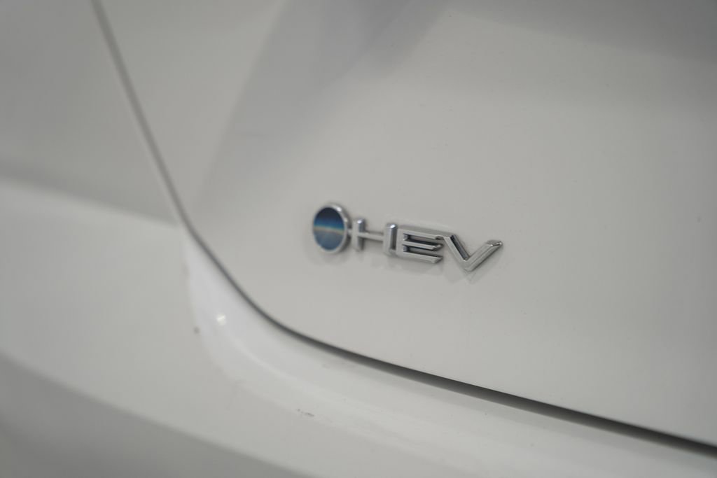 Used 2025 Toyota Camry LE FWD image 8