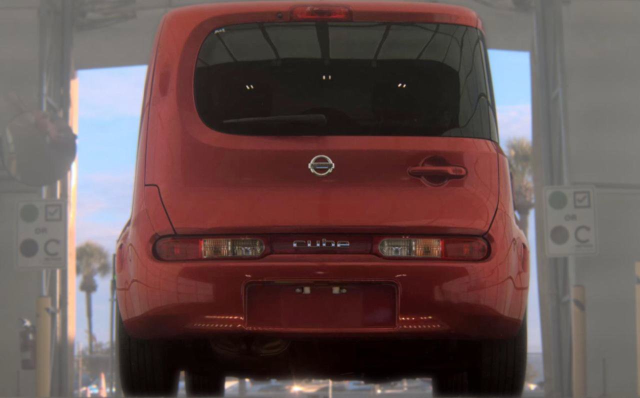 Used 2009 Nissan Cube 1.8 S w/ Interior Designer Pkg FWD image 7