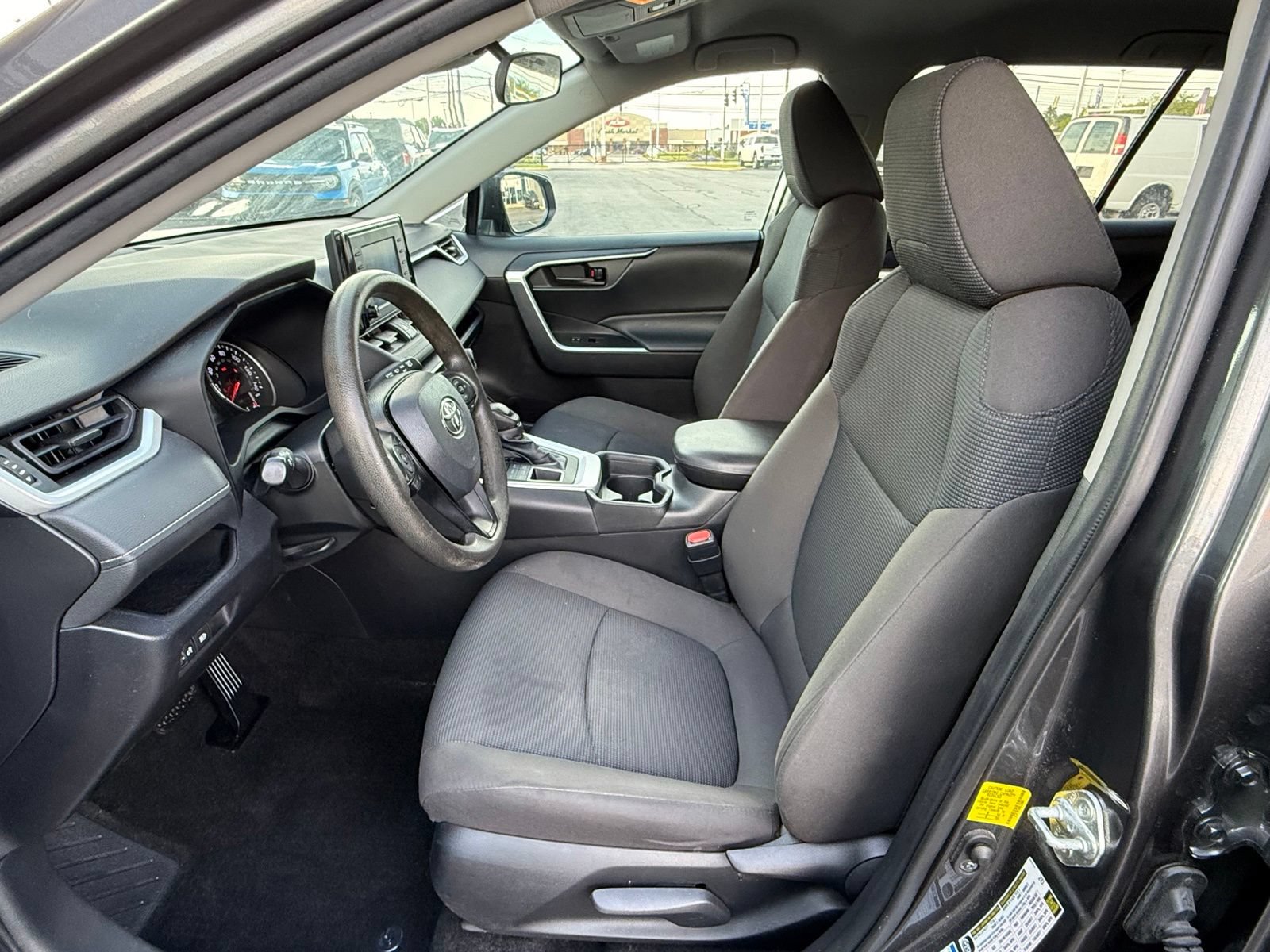 Used 2021 Toyota RAV4 LE AWD/4WD image 13