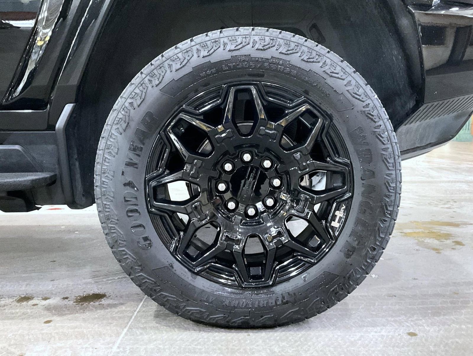 New 2026 GMC Hummer EV SUV w/ LPO, Dark Essentials Package image 22