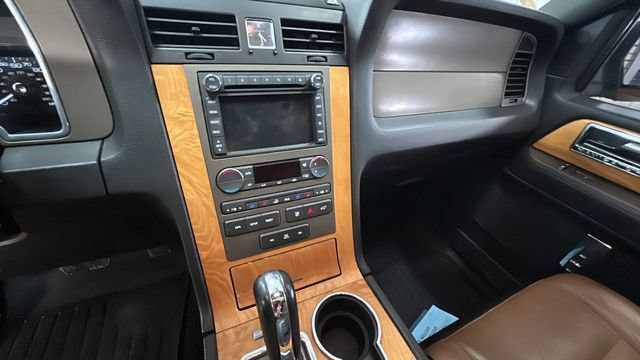 Used 2013 Lincoln Navigator L 4WD image 10