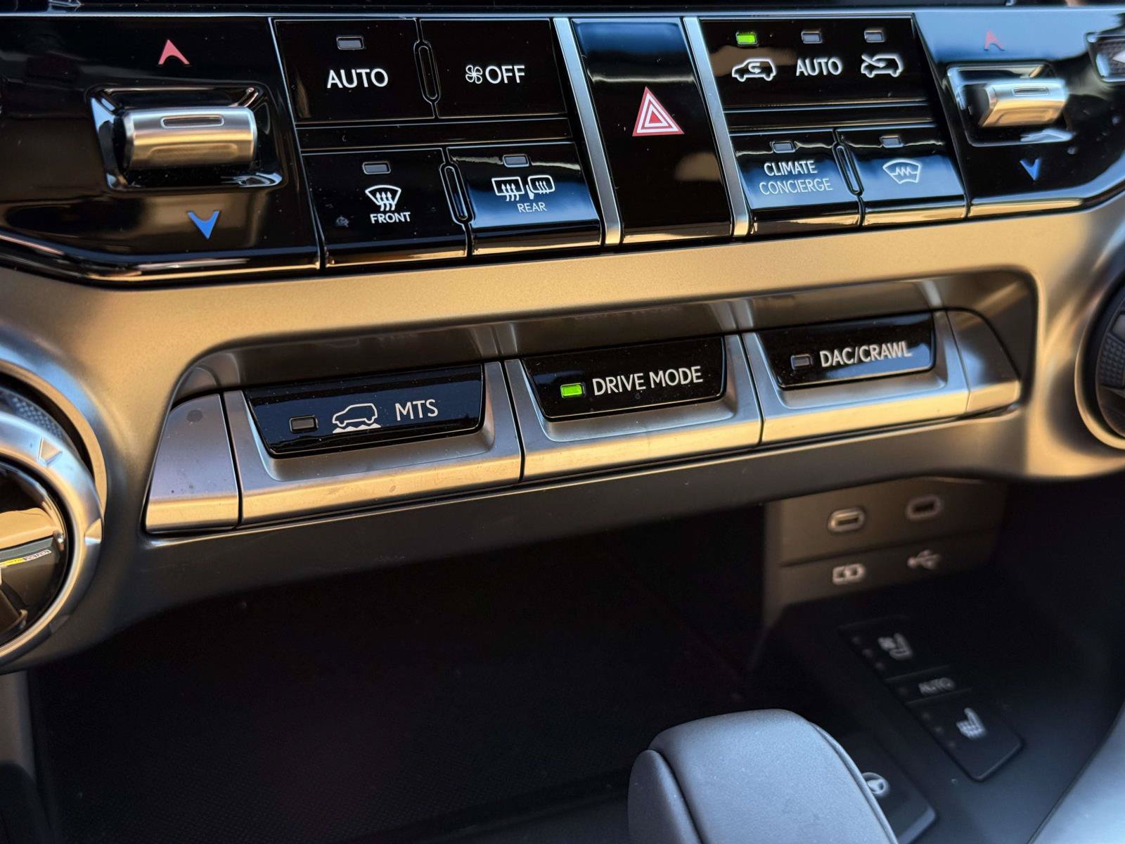 Used 2026 Lexus LX 700h Luxury w/ Accessory Package (Z1) AWD/4WD image 29