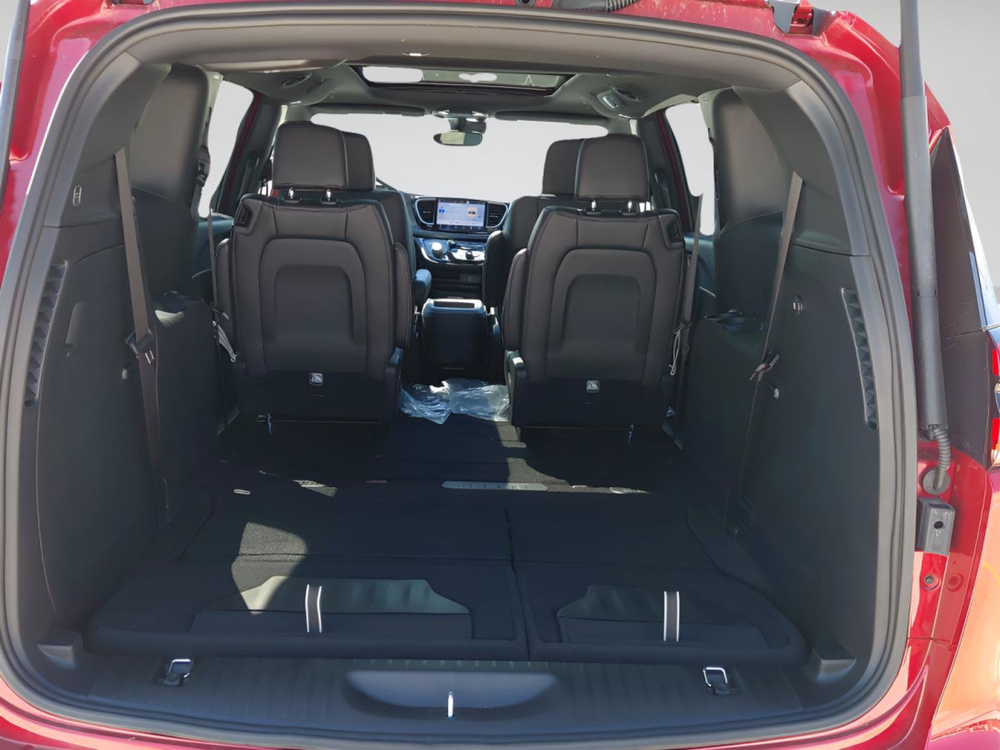 New 2026 Chrysler Pacifica Select AWD/4WD image 25