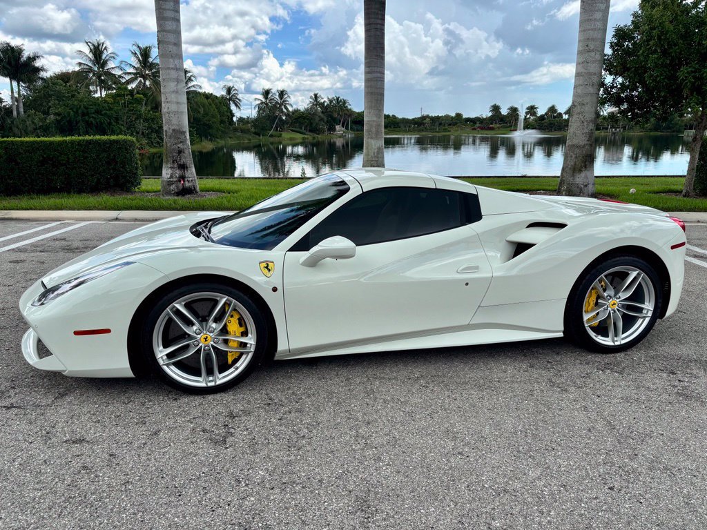 Used 2018 Ferrari 488 Spider RWD image 2
