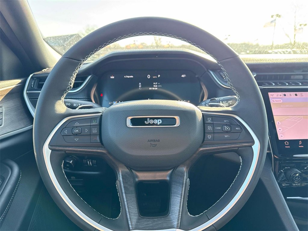 New 2025 Jeep Grand Cherokee Limited w/ Trailer Tow Package image 17