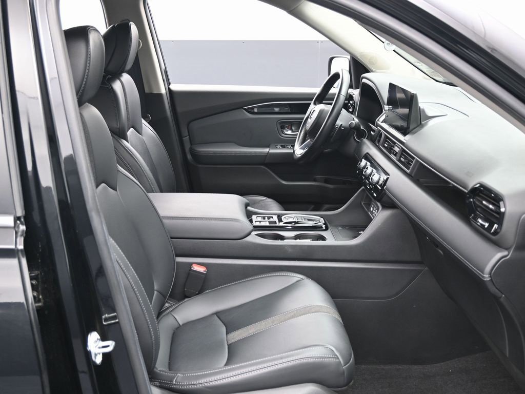 Used 2025 Honda Pilot EX-L image 37