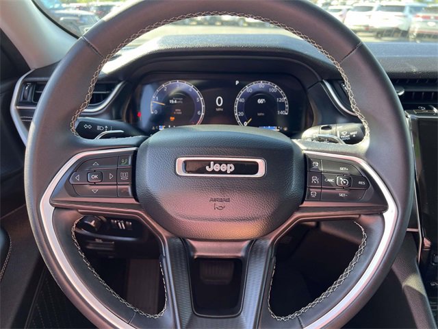 Used 2023 Jeep Grand Cherokee L Laredo image 16