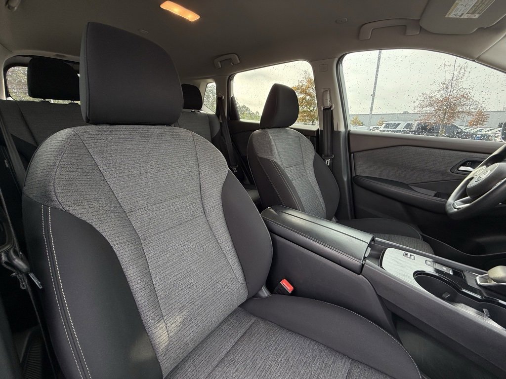 Used 2023 Nissan Rogue SV image 30