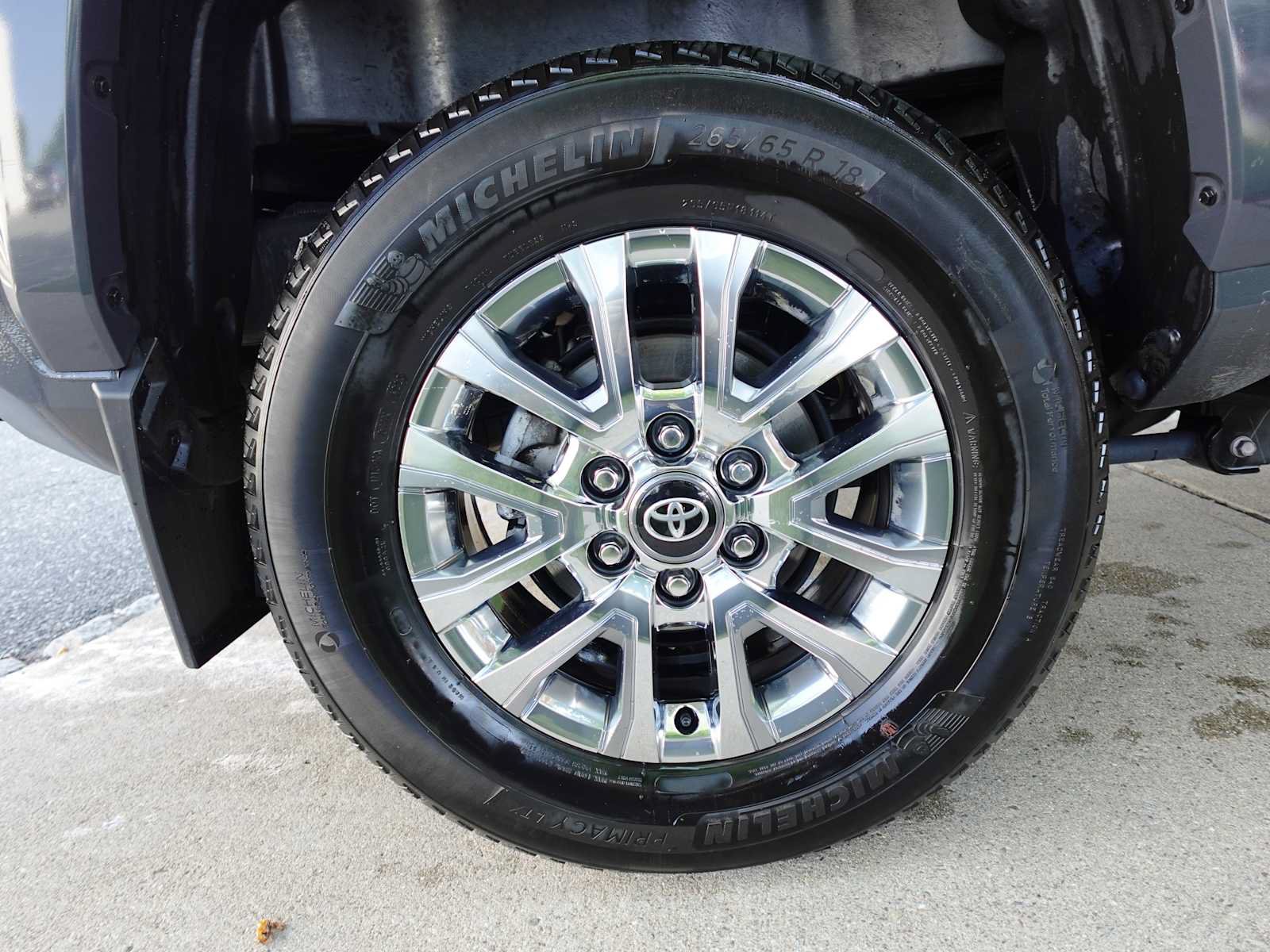 Used 2024 Toyota Tacoma Limited w/ Limited Package (LT) AWD/4WD image 9