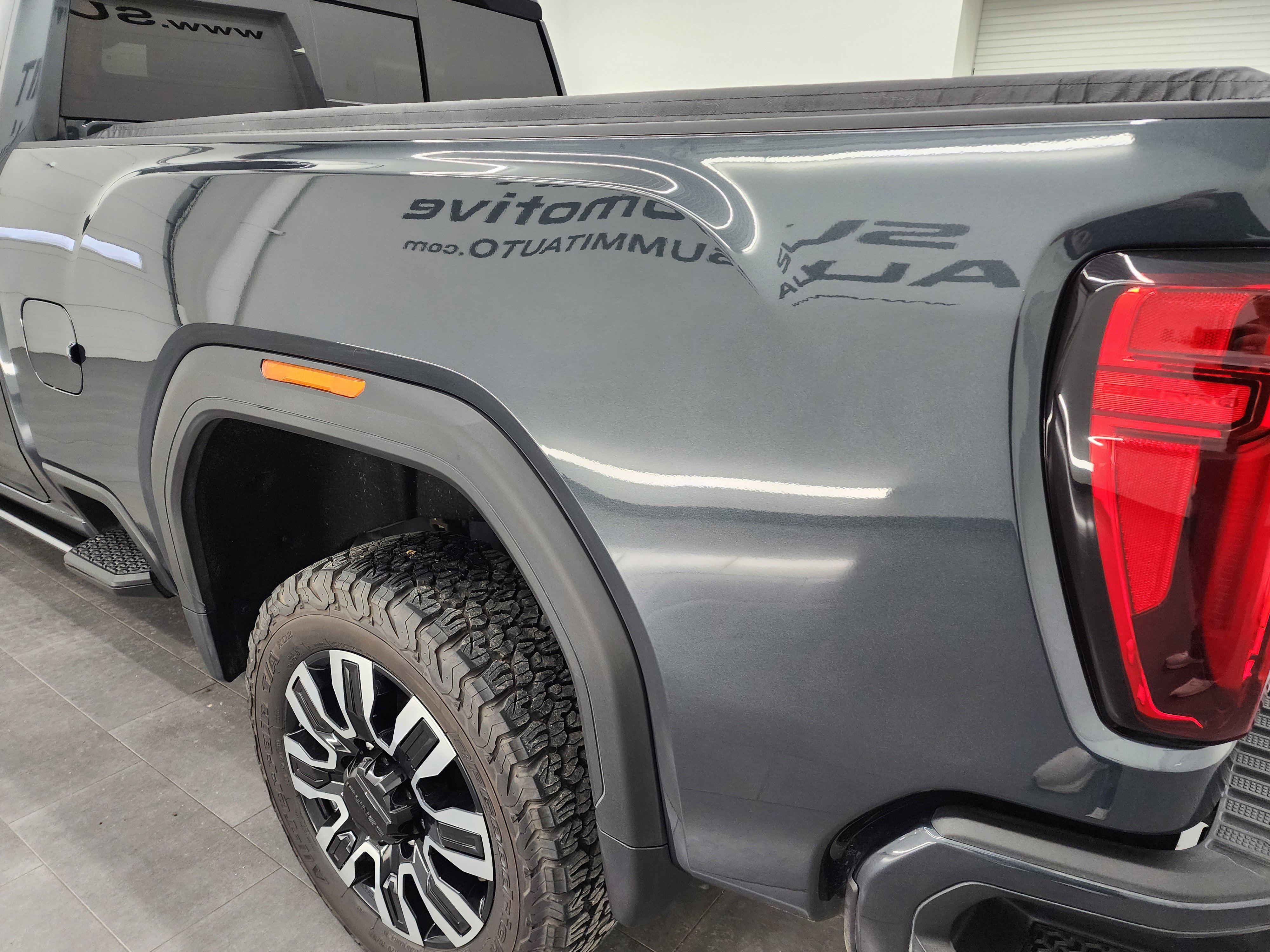 Used 2023 GMC Sierra 3500 Denali w/ Denali Ultimate Package image 35