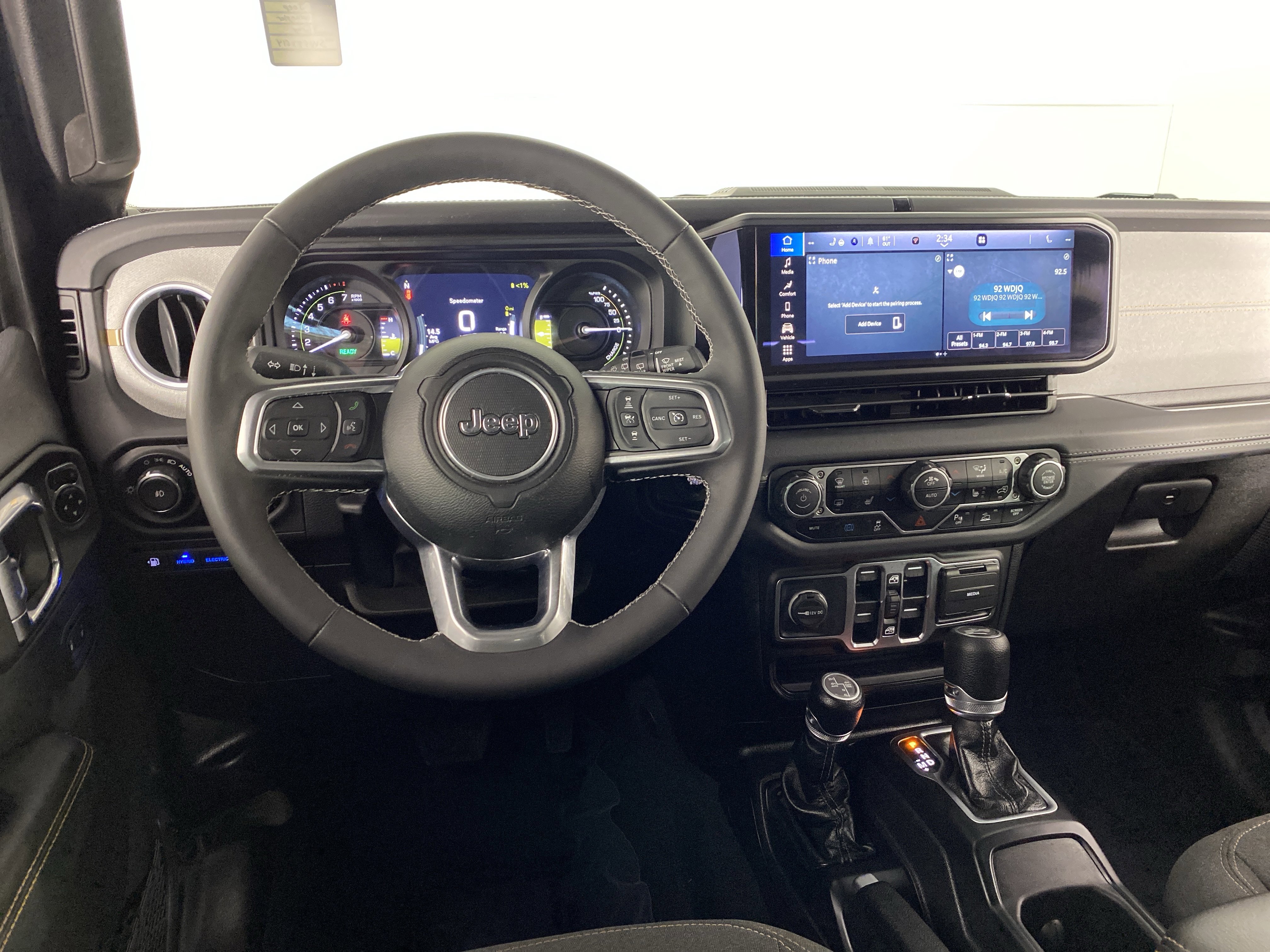 Used 2025 Jeep Wrangler Sahara w/ Safety Group image 20