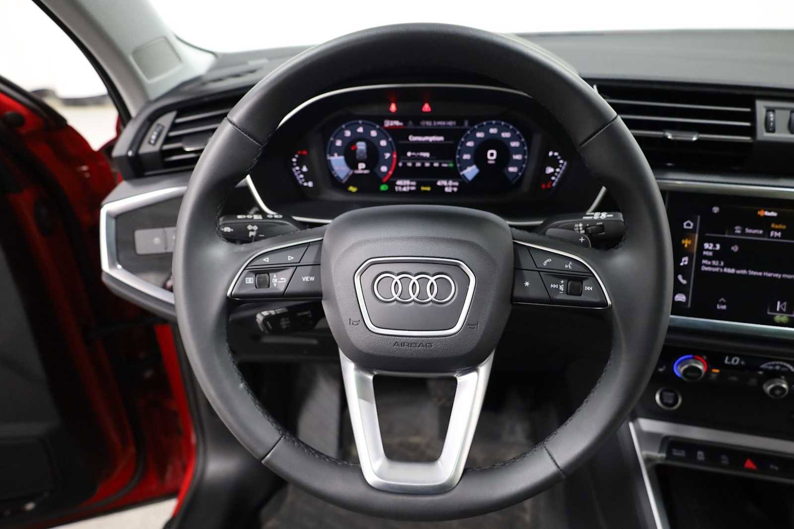 Certified 2025 Audi Q3 2.0T Premium Plus w/ Premium Plus Package AWD/4WD image 23