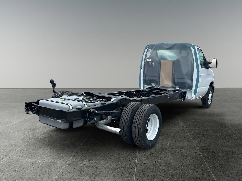 New 2027 Ford E-450 and Econoline 450 Super Duty RWD image 5