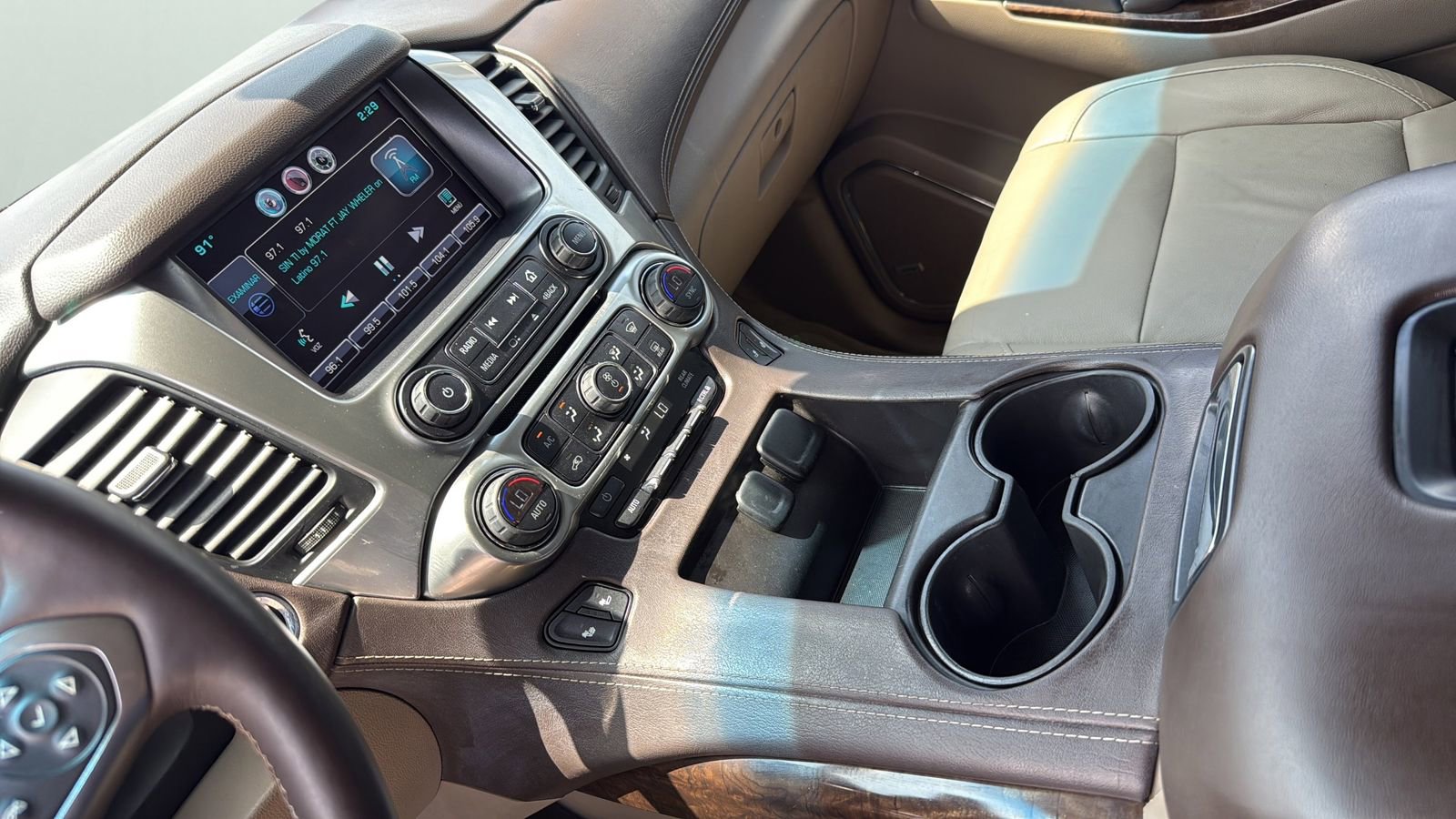 Used 2015 Chevrolet Tahoe LT RWD image 18