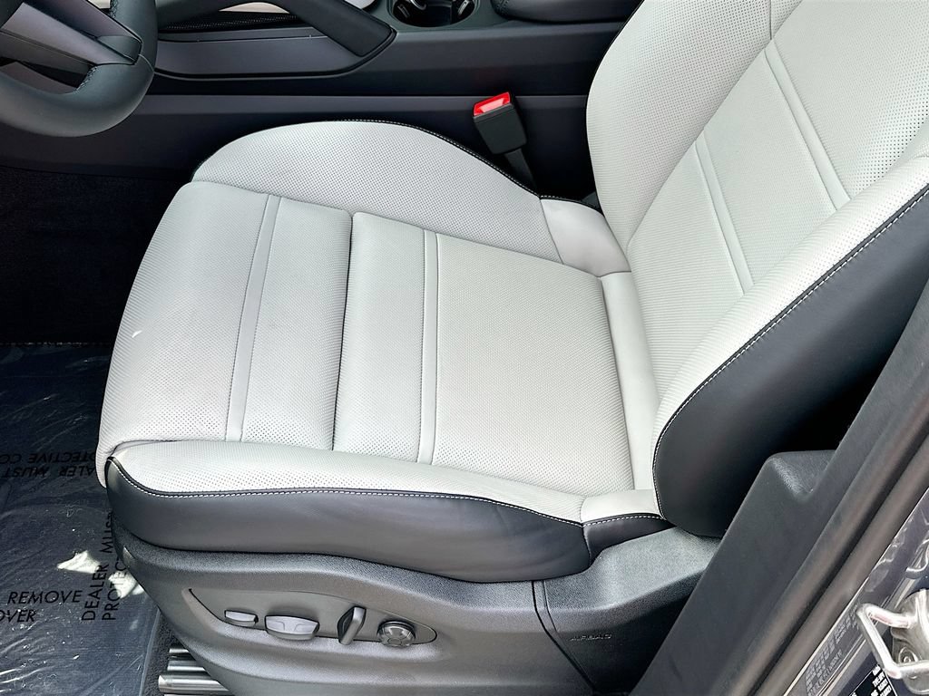 New 2026 Porsche Cayenne AWD/4WD image 22