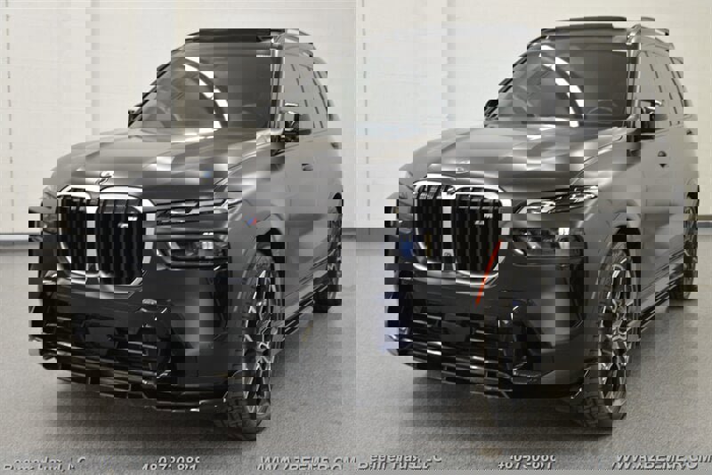 Used 2023 BMW X7 M60i w/ Climate Comfort Package image 2
