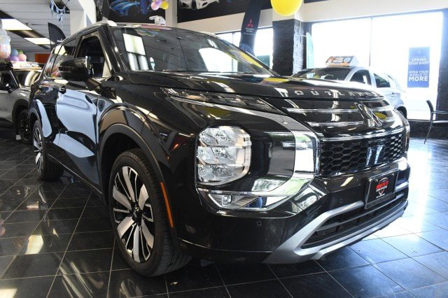Used 2025 Mitsubishi Outlander GT AWD/4WD image 3