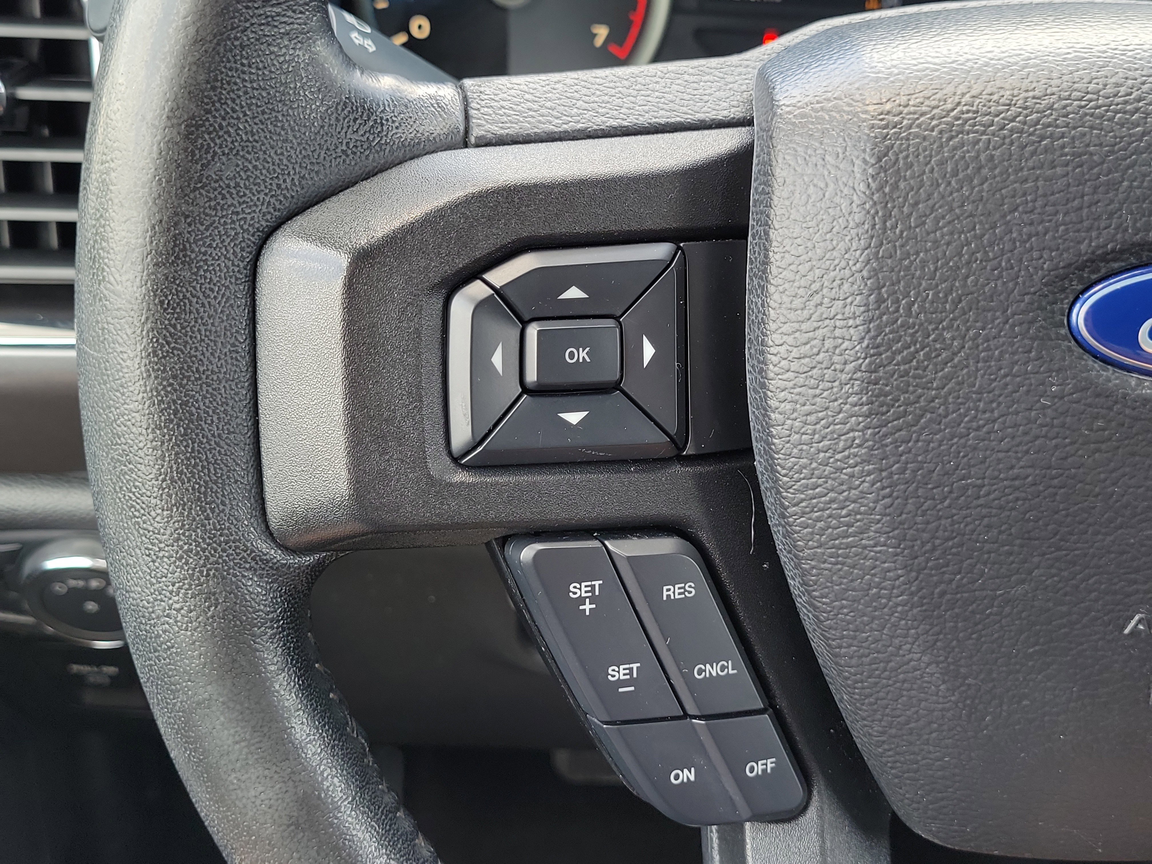 Used 2018 Ford F150 XLT w/ Equipment Group 302A Luxury AWD/4WD image 25