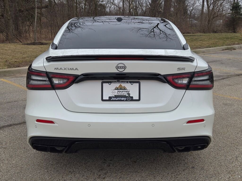 Used 2023 Nissan Maxima SR w/ Sport Mat Group FWD image 13