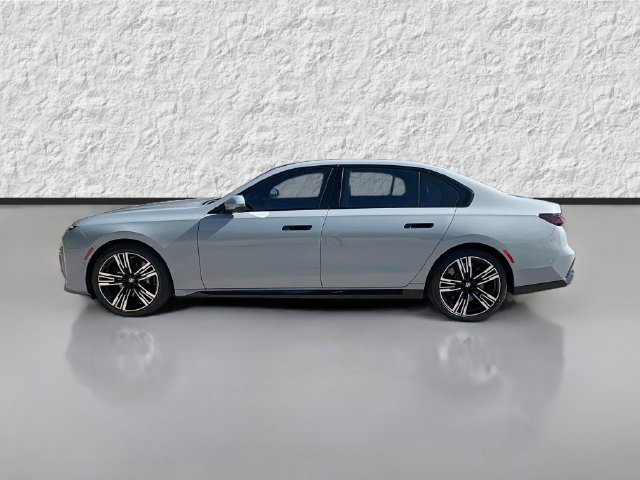 Used 2024 BMW 760i xDrive w/ Premium Package 2 AWD/4WD image 6