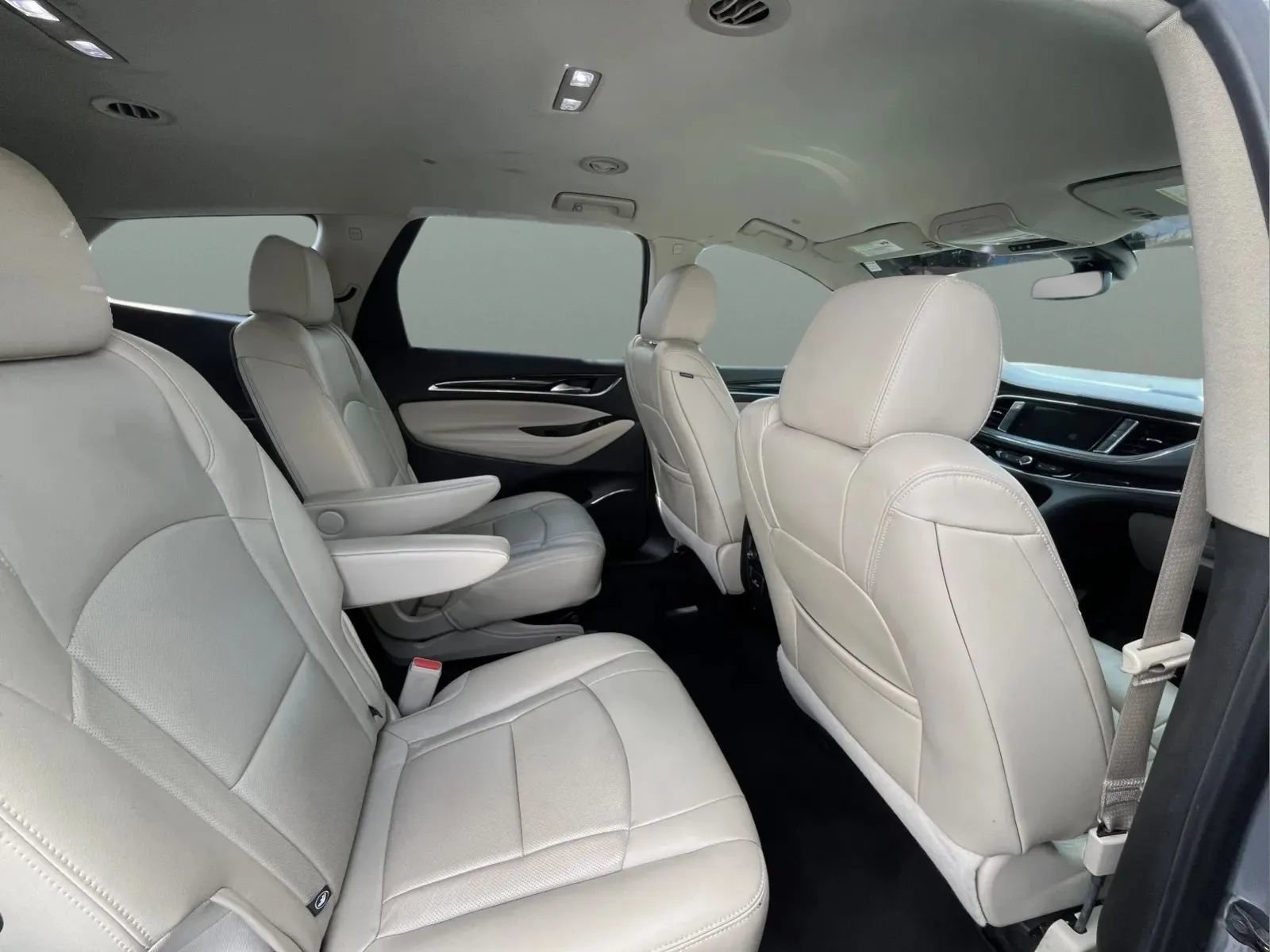 Used 2019 Buick Enclave Essence FWD image 17
