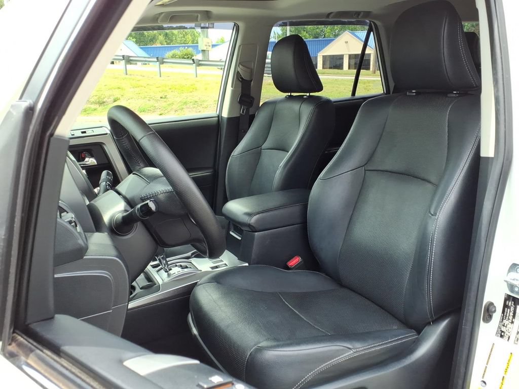 Used 2021 Toyota 4Runner Limited AWD/4WD image 2