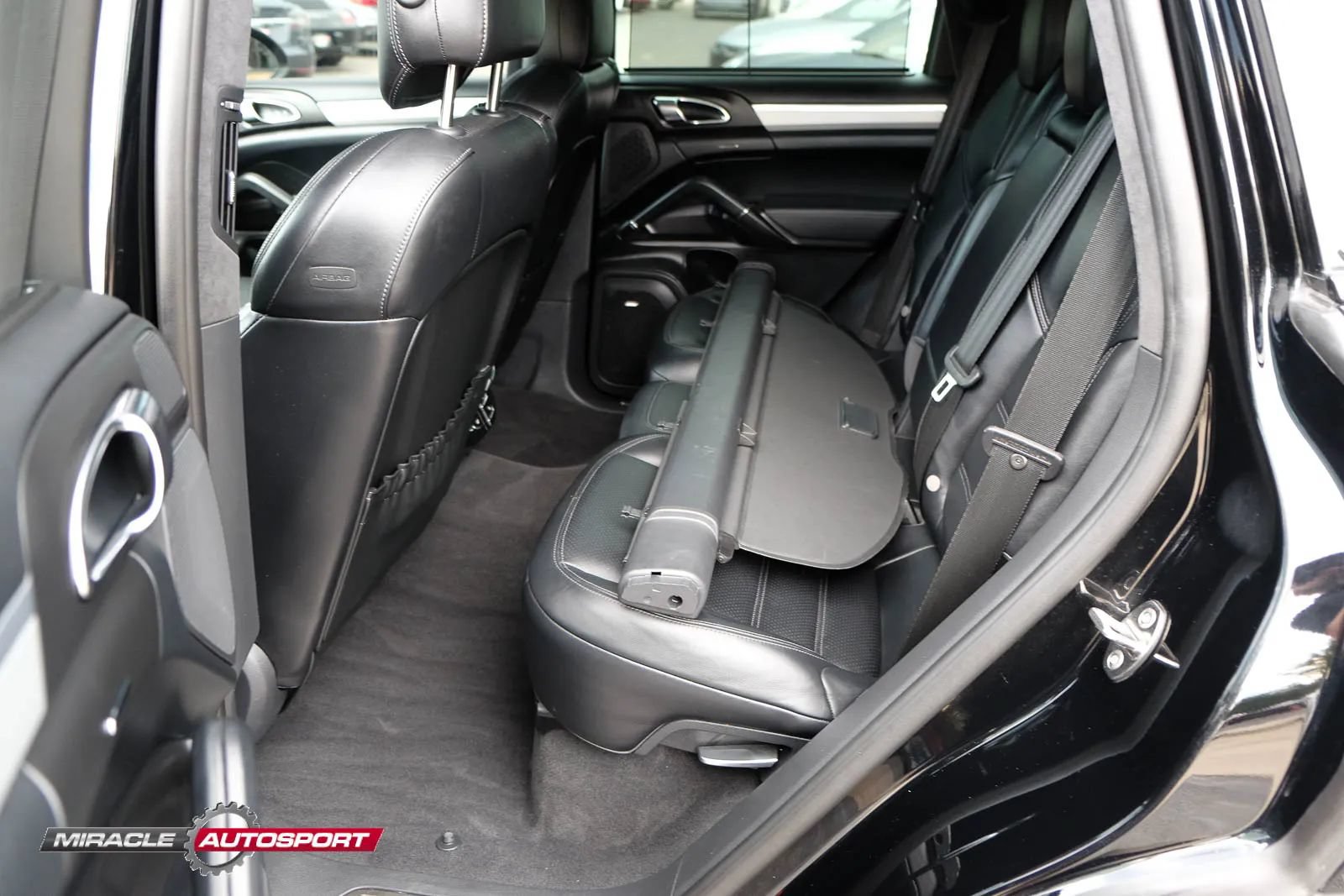 Used 2014 Porsche Cayenne Turbo AWD/4WD image 23