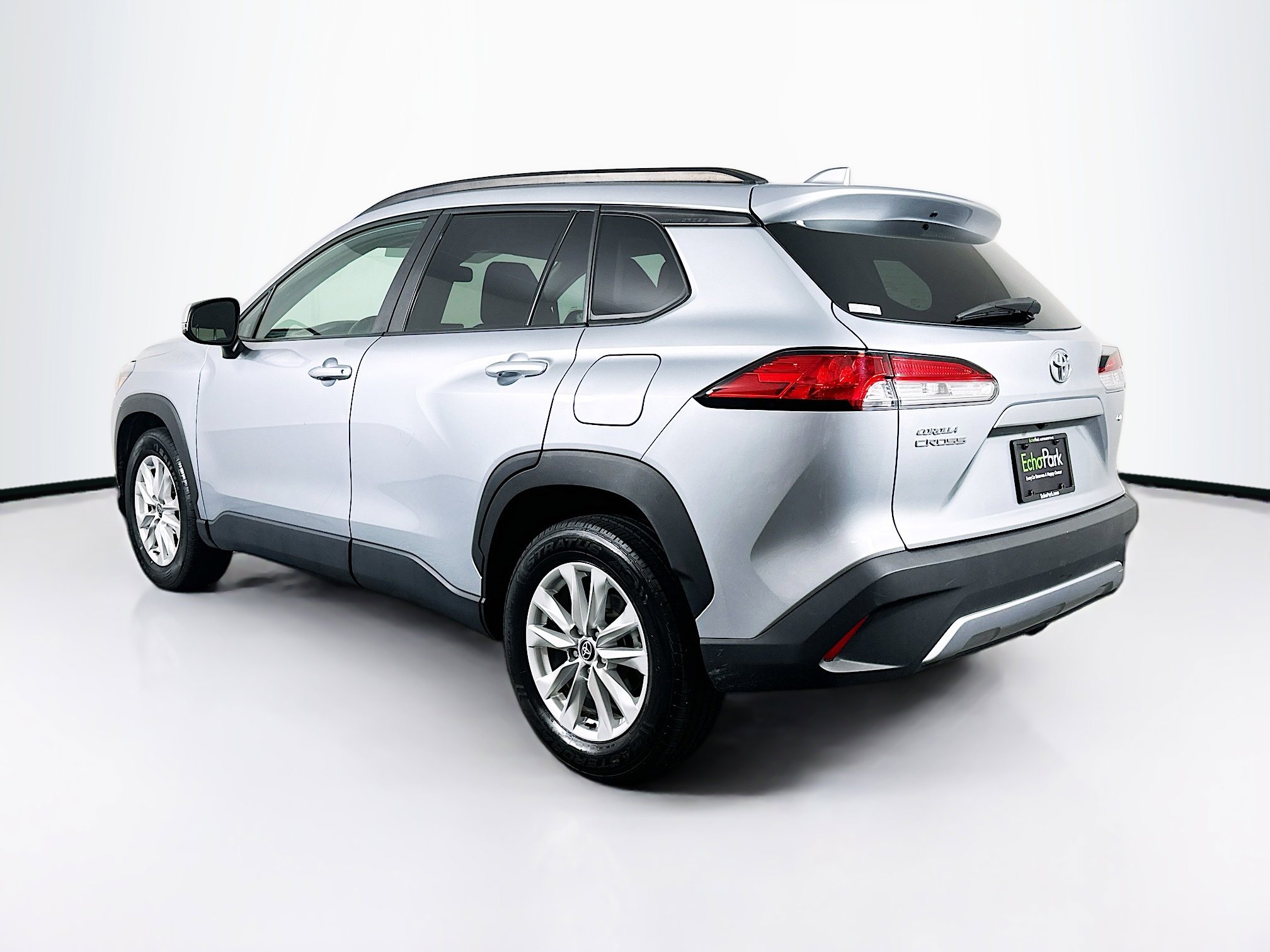 Used 2023 Toyota Corolla Cross LE image 5