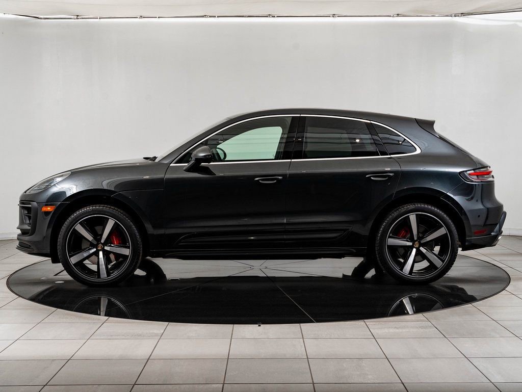 Certified 2024 Porsche Macan S AWD/4WD image 2