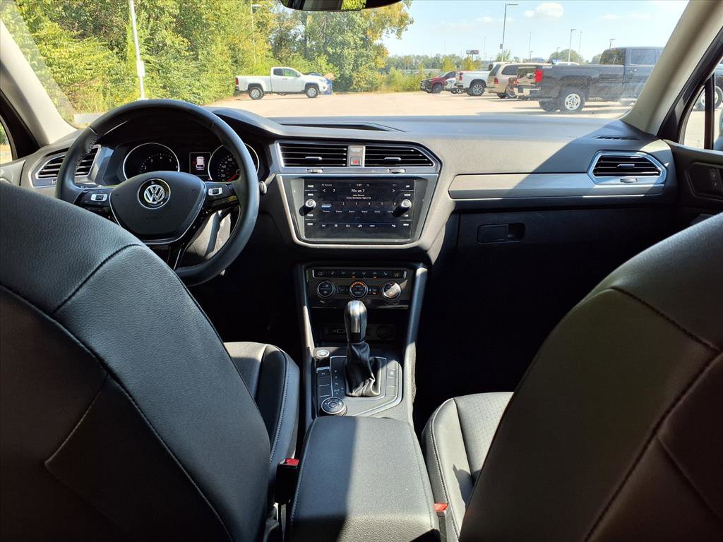 Used 2020 Volkswagen Tiguan SE image 8