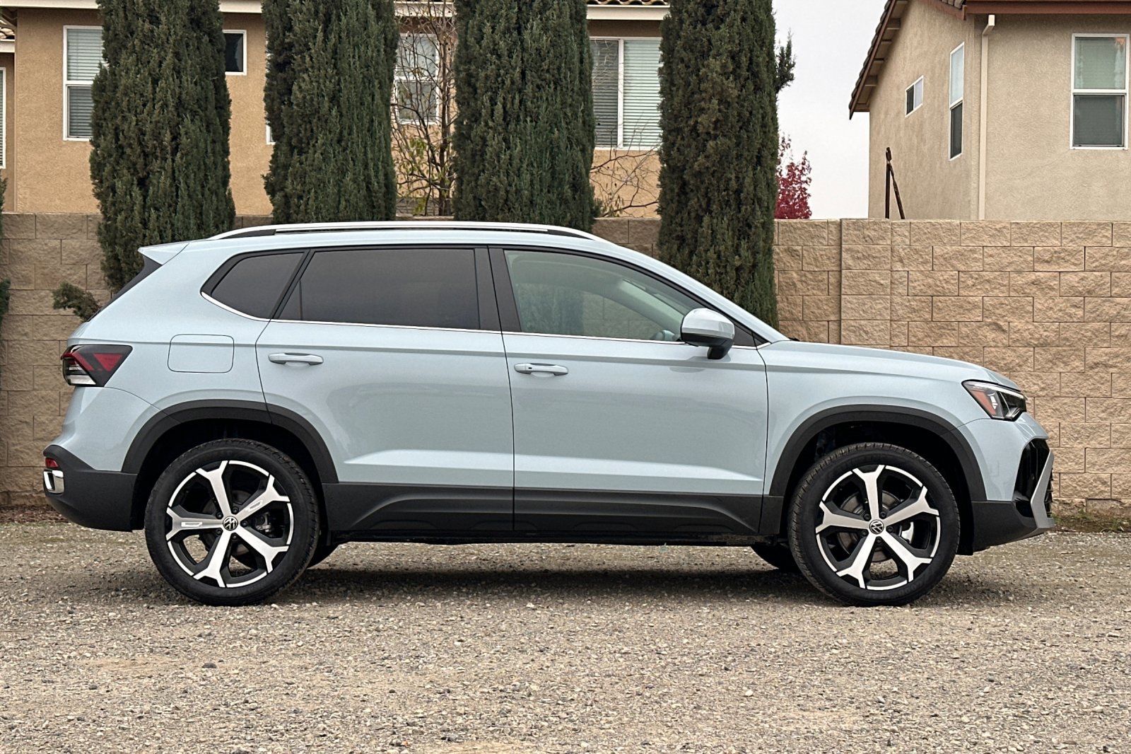 New 2026 Volkswagen Taos SEL image 3
