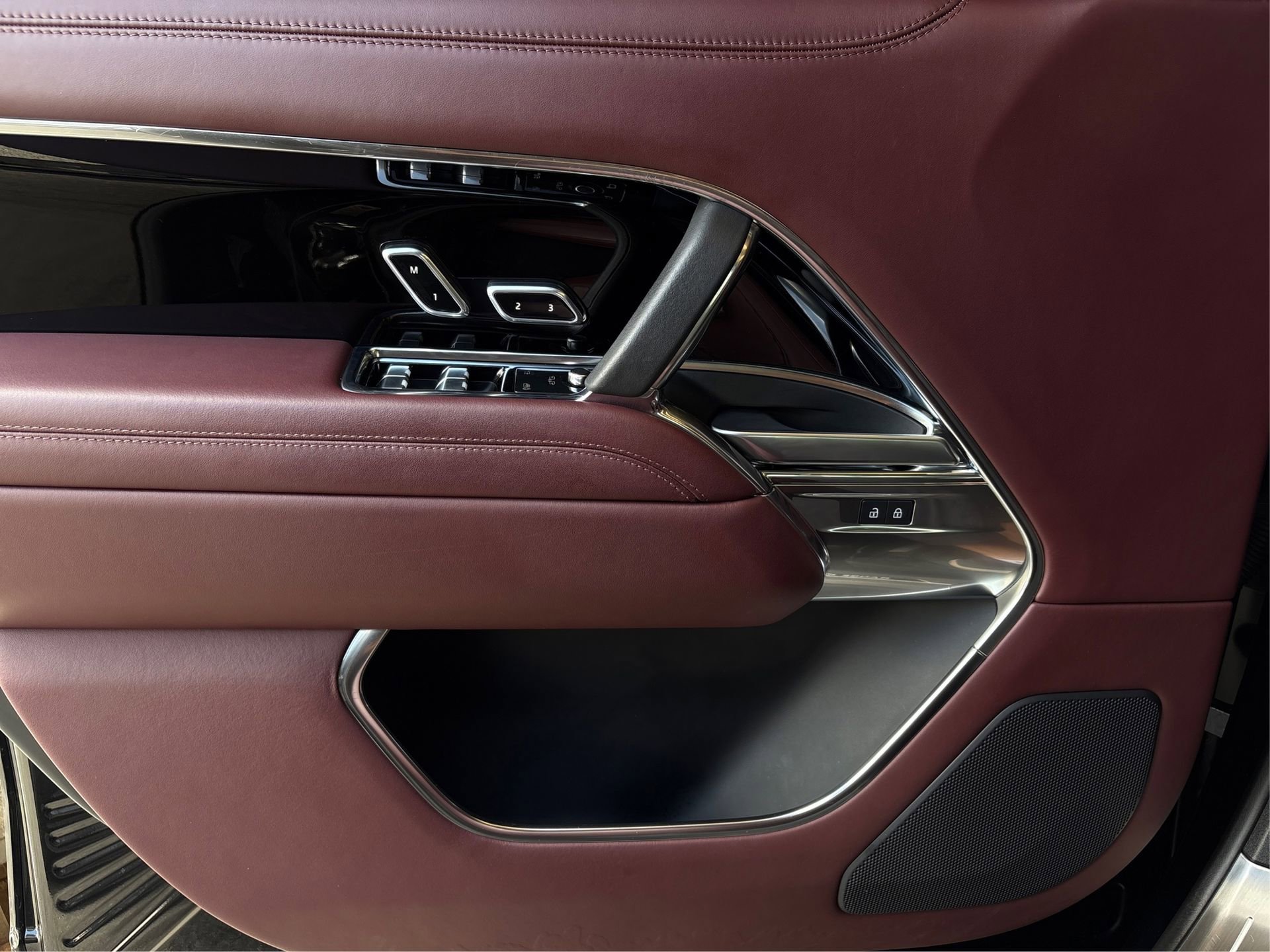 Used 2023 Land Rover Range Rover SE image 19