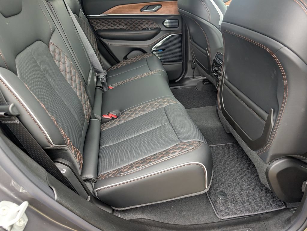 New 2026 Jeep Grand Cherokee Summit w/ Obsidian Package AWD/4WD image 29