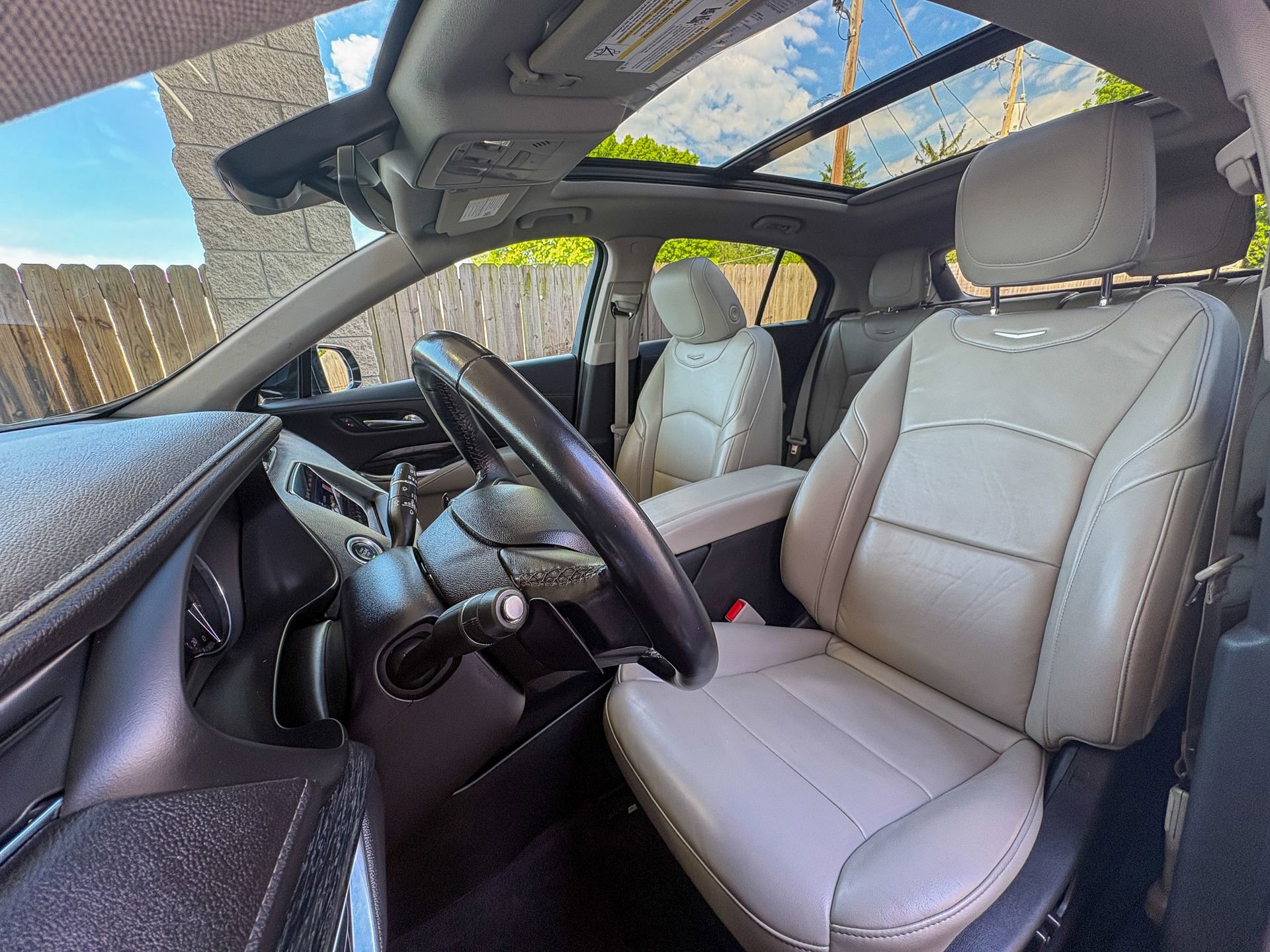 Used 2022 Cadillac XT4 Premium Luxury AWD/4WD image 25