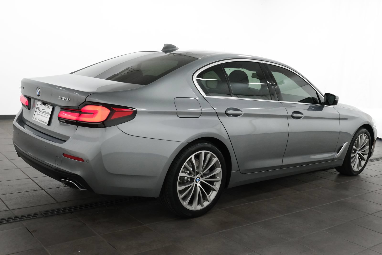 Used 2023 BMW 530i xDrive w/ Premium Package AWD/4WD image 6