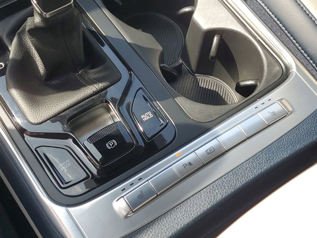 Used 2025 Kia Carnival EX image 27