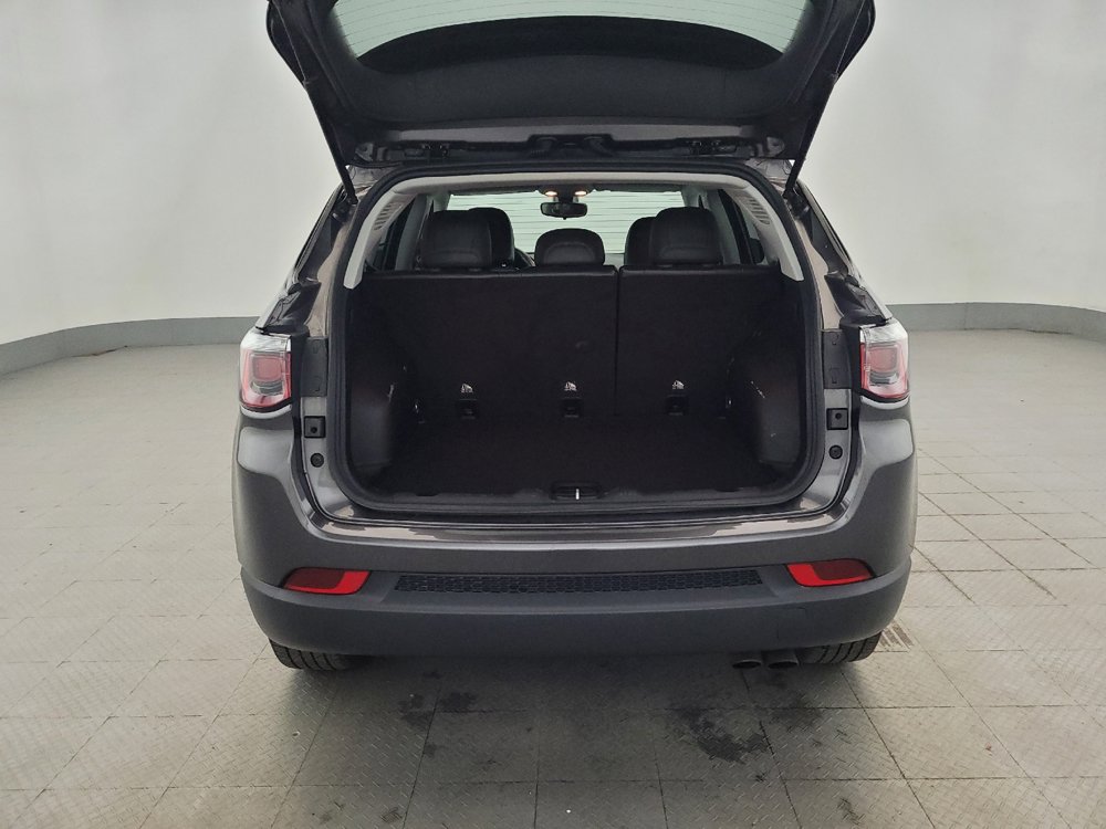 Used 2018 Jeep Compass Latitude AWD/4WD image 29