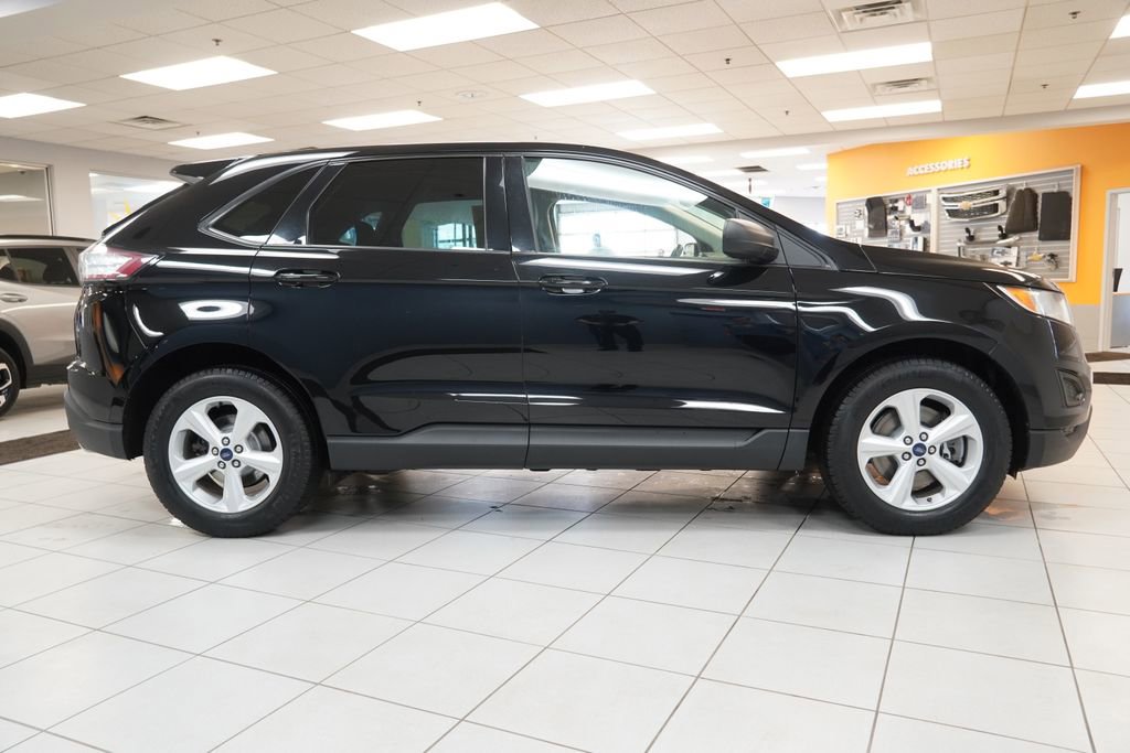 Used 2018 Ford Edge SE image 4