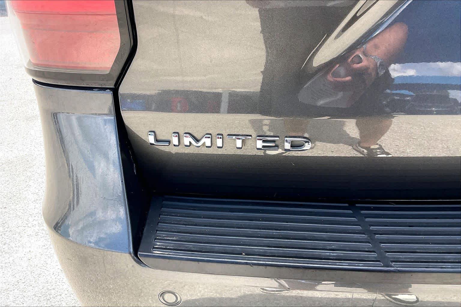 Used 2018 Ford Expedition Max Limited RWD image 10