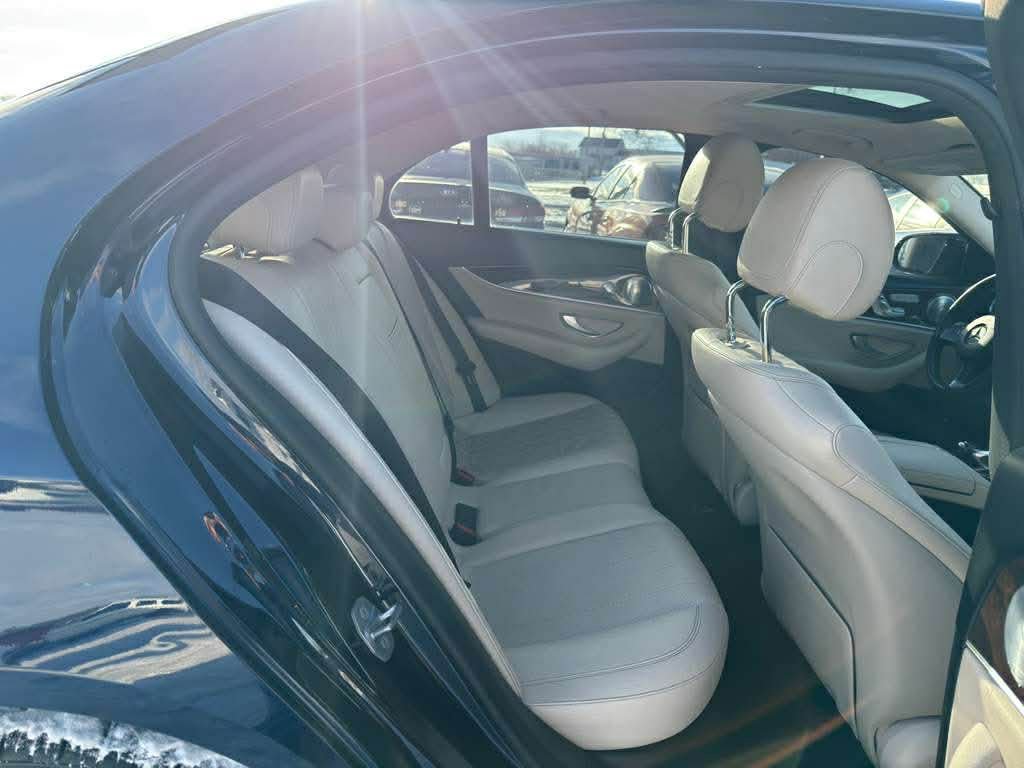 Used 2017 Mercedes-Benz E 300 4MATIC image 24